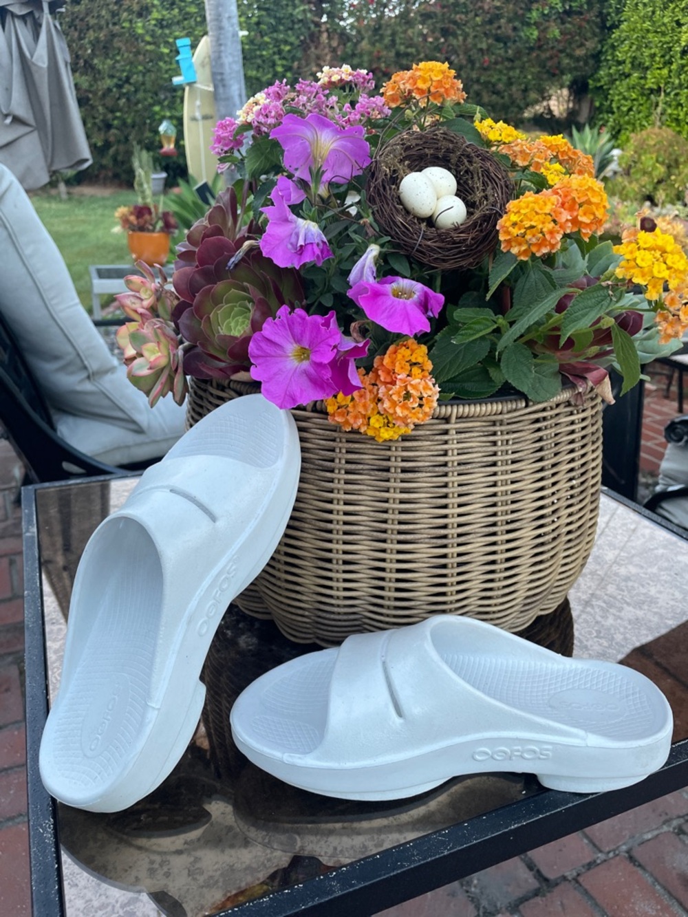 OOFOS White Women’s Slide Sandals